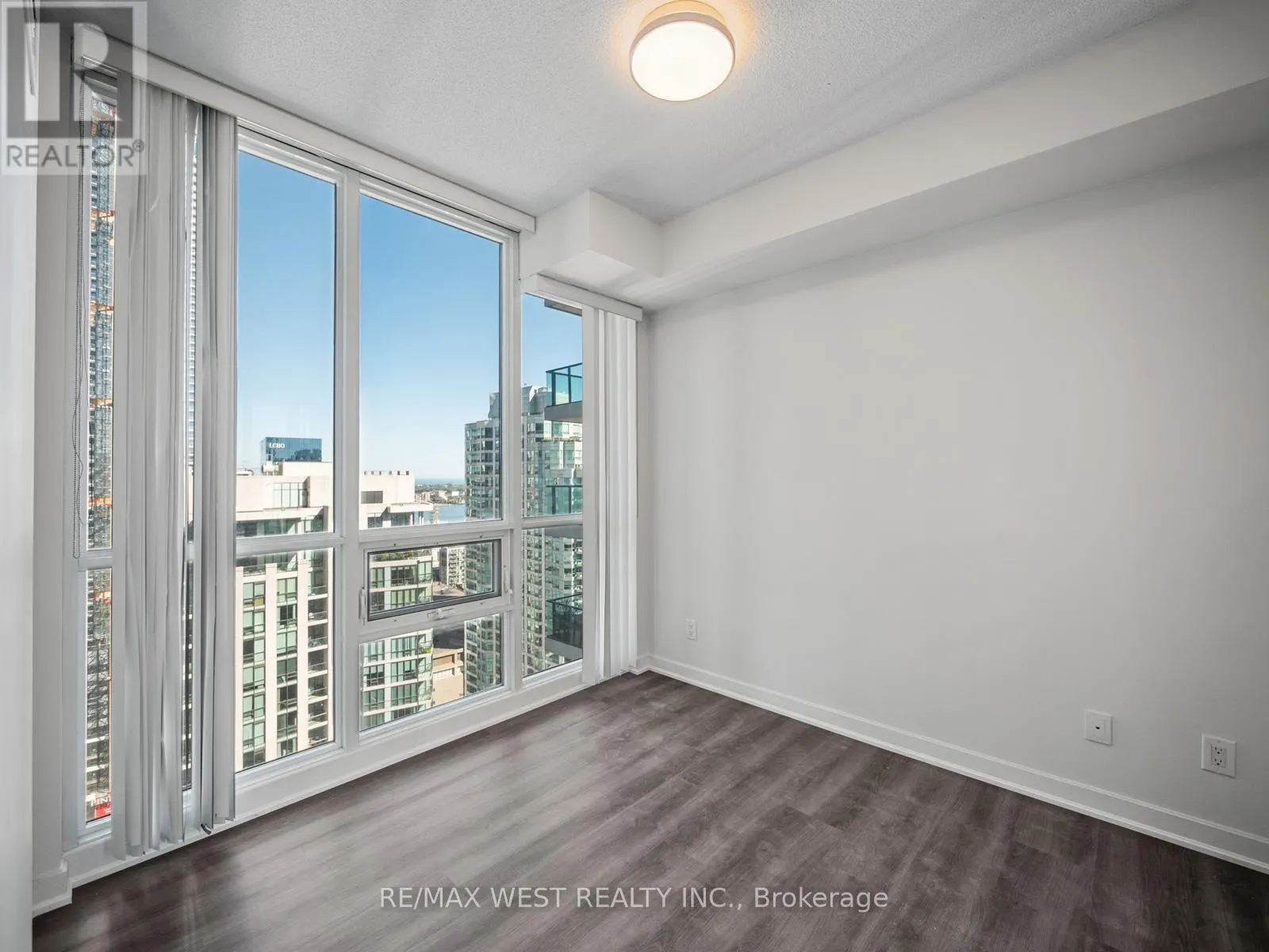 3104 - 33 BAY STREET