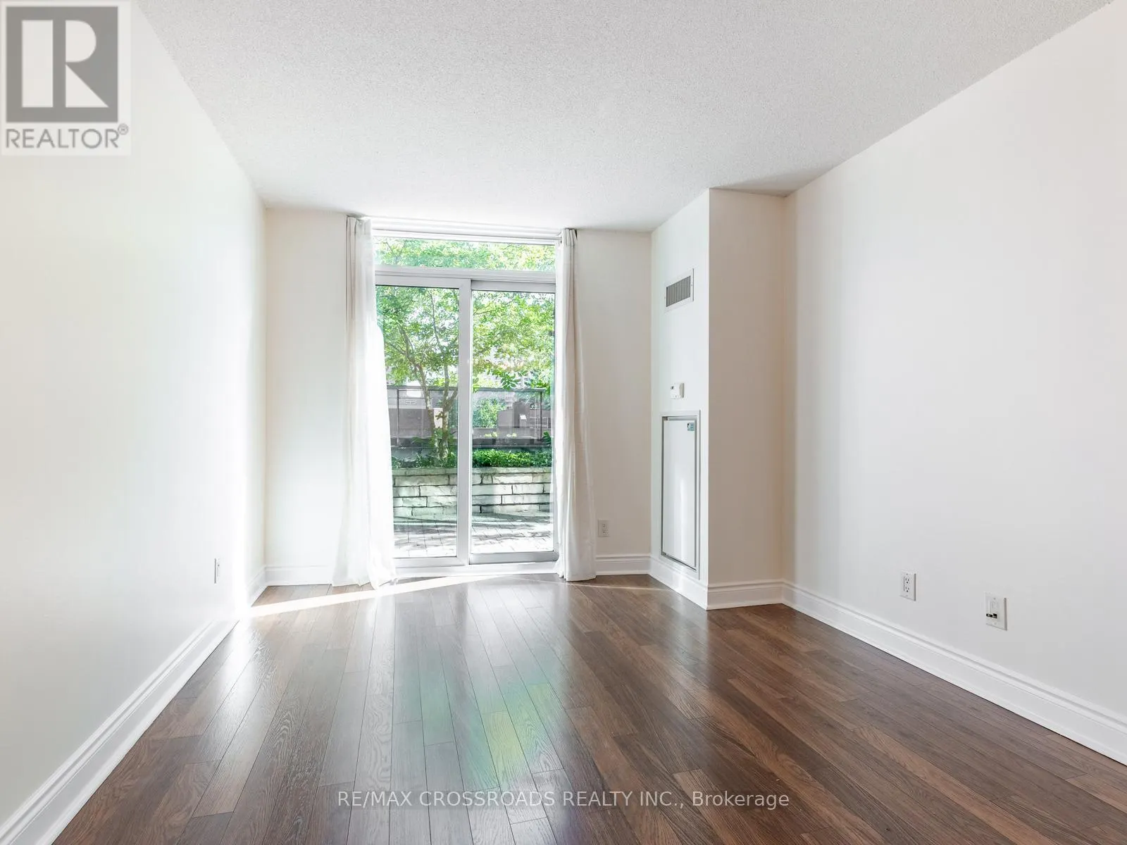 324 - 25 GREENVIEW AVENUE