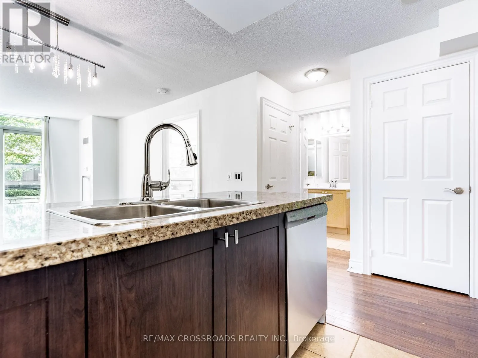 324 - 25 GREENVIEW AVENUE