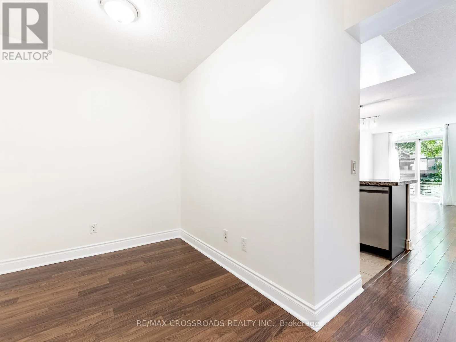 324 - 25 GREENVIEW AVENUE