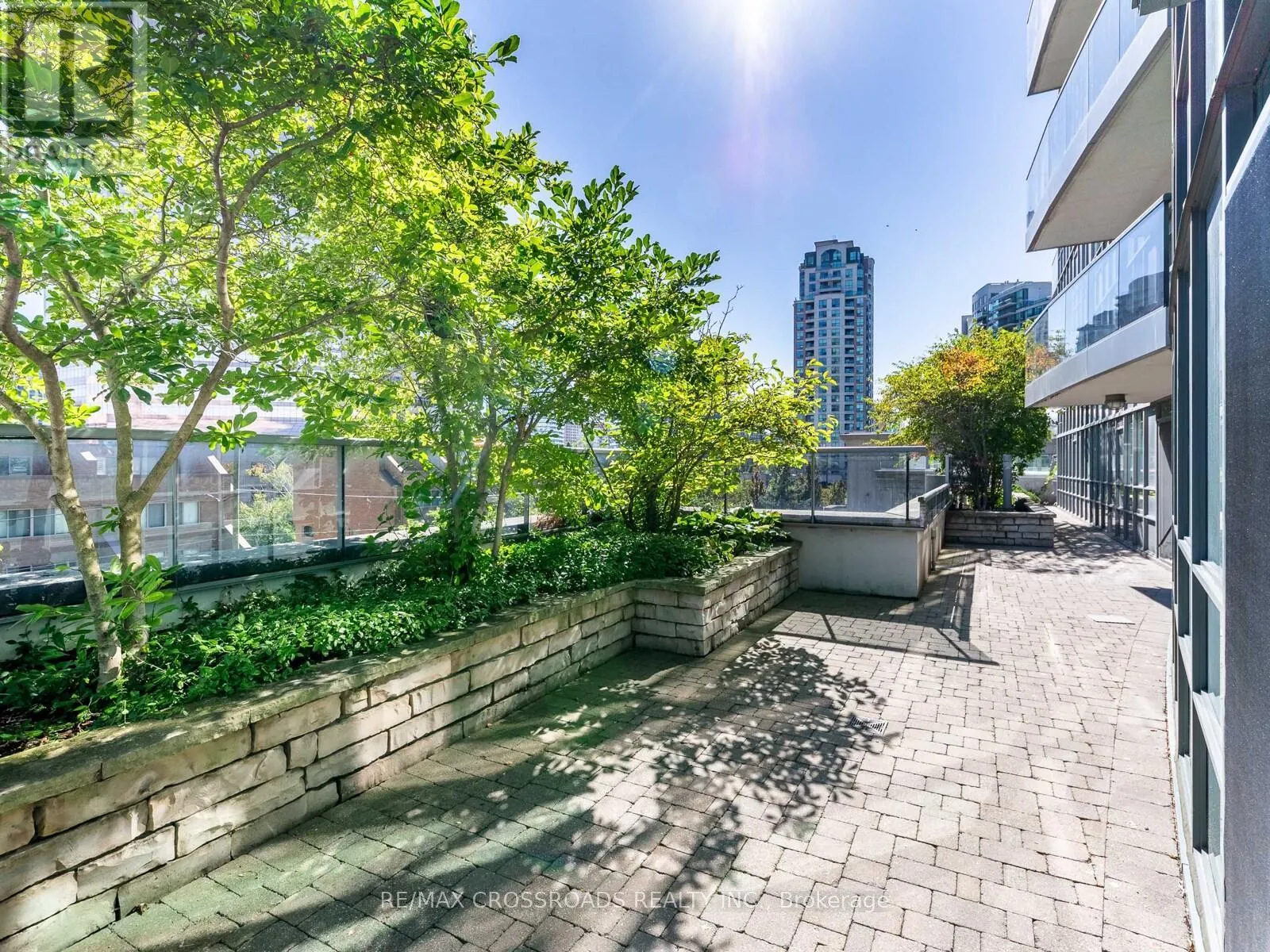 324 - 25 GREENVIEW AVENUE
