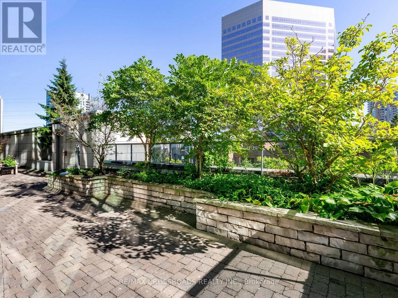 324 - 25 GREENVIEW AVENUE