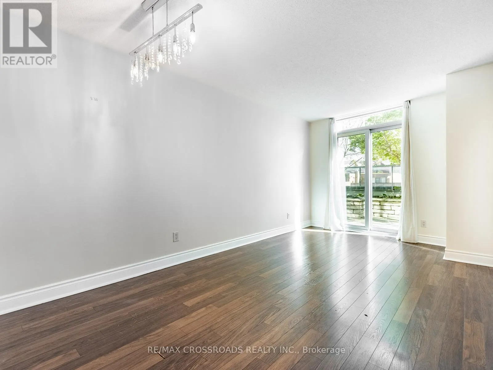 324 - 25 GREENVIEW AVENUE
