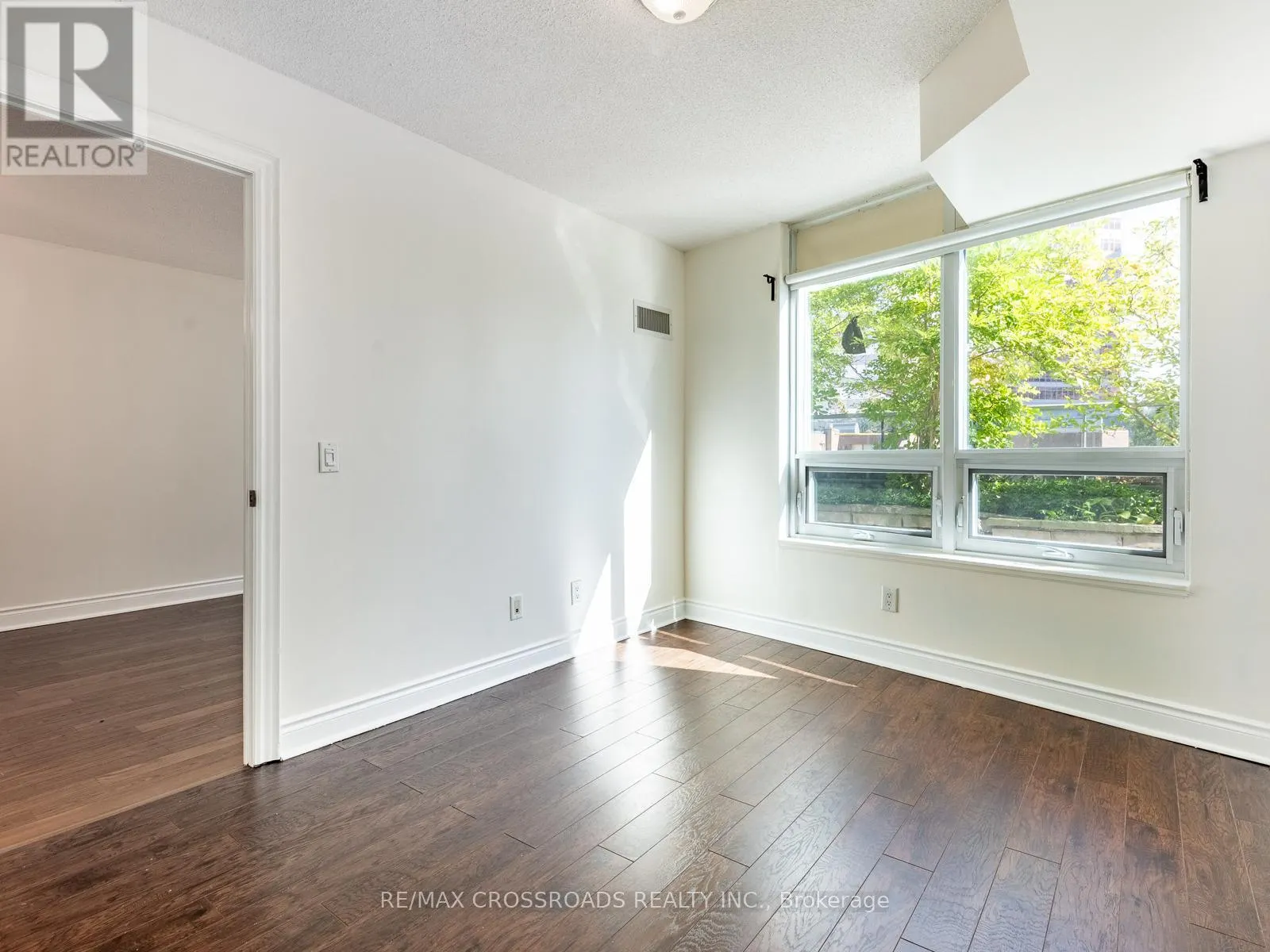 324 - 25 GREENVIEW AVENUE