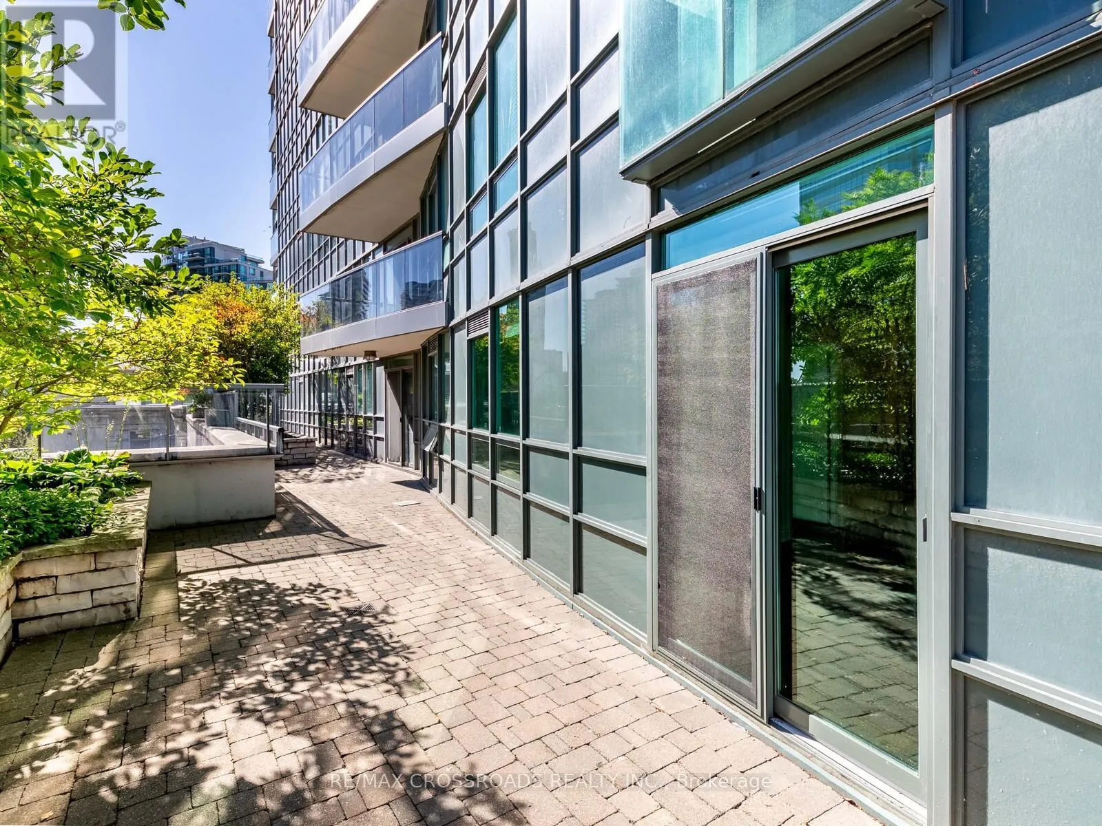 324 - 25 GREENVIEW AVENUE