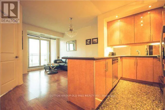 1310 - 628 FLEET STREET