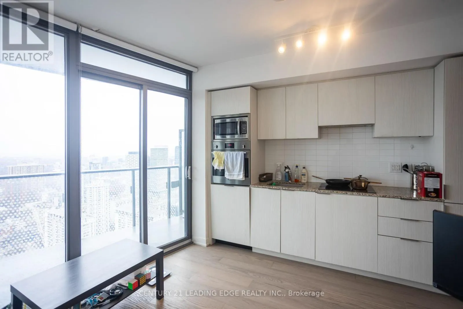 3912 - 11 WELLESLEY STREET W
