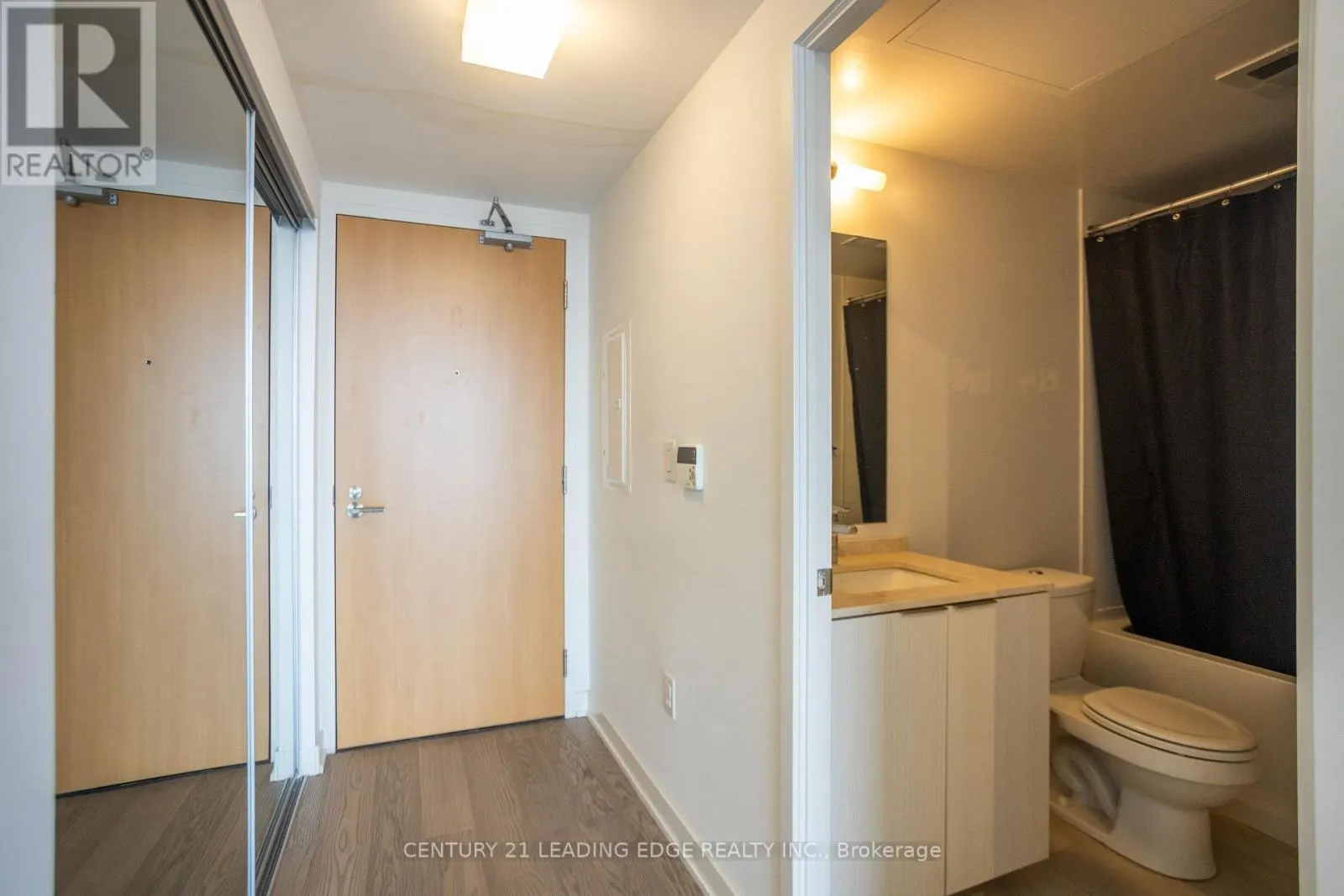 3912 - 11 WELLESLEY STREET W