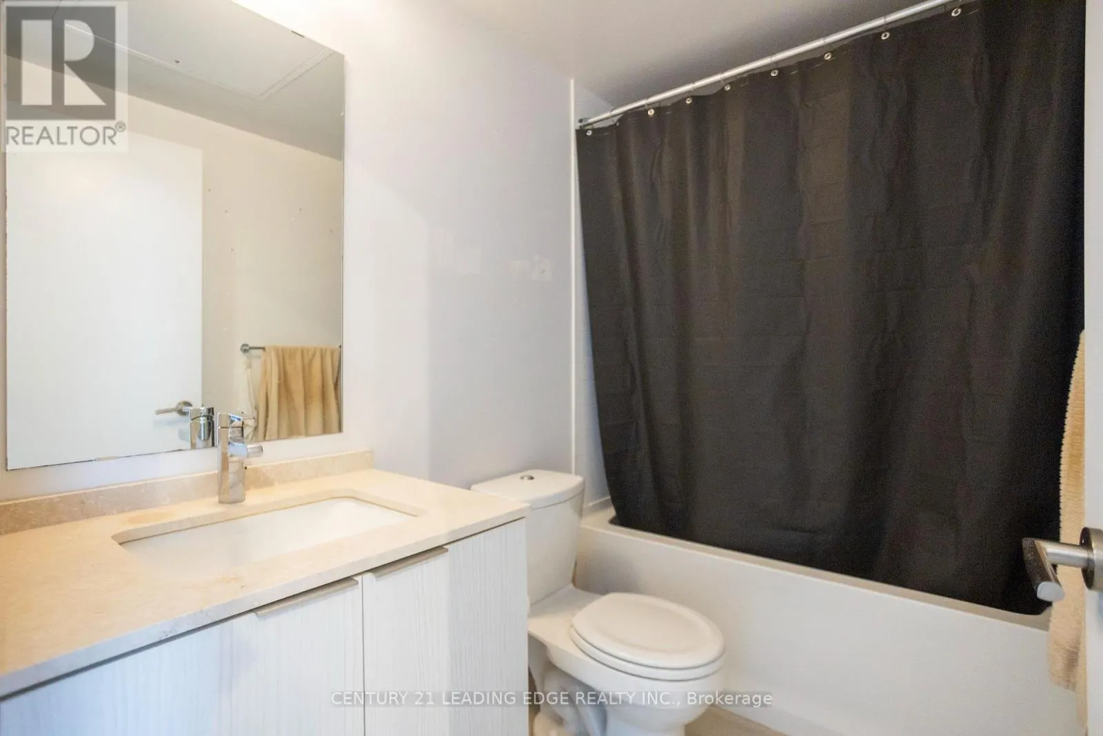 3912 - 11 WELLESLEY STREET W