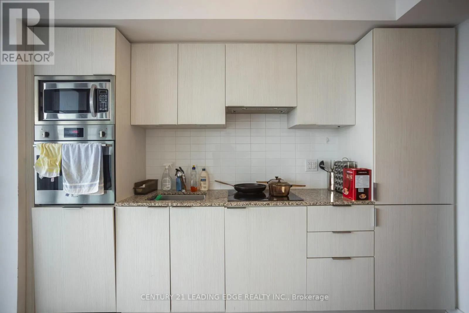 3912 - 11 WELLESLEY STREET W