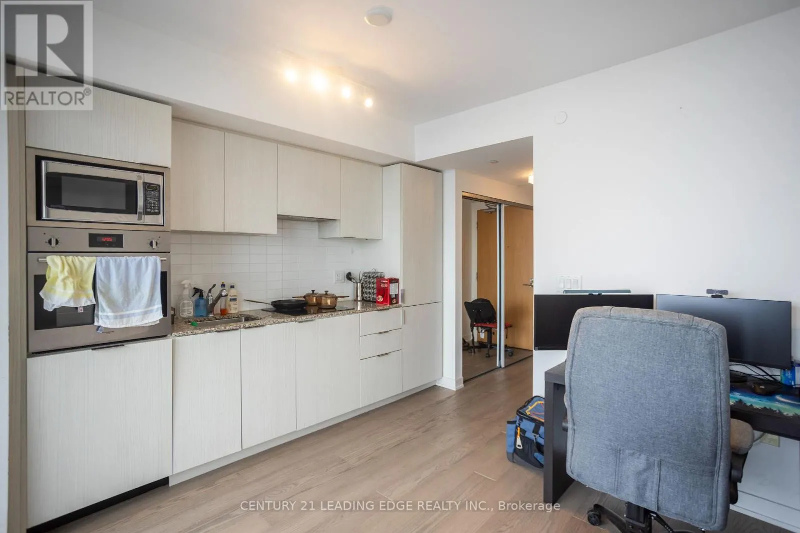 3912 - 11 WELLESLEY STREET W