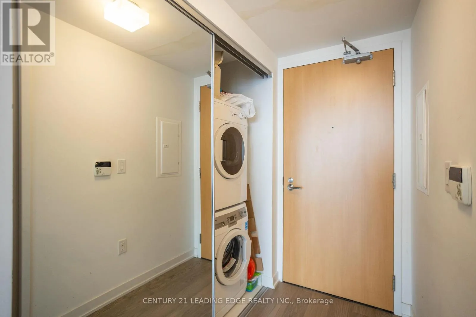 3912 - 11 WELLESLEY STREET W