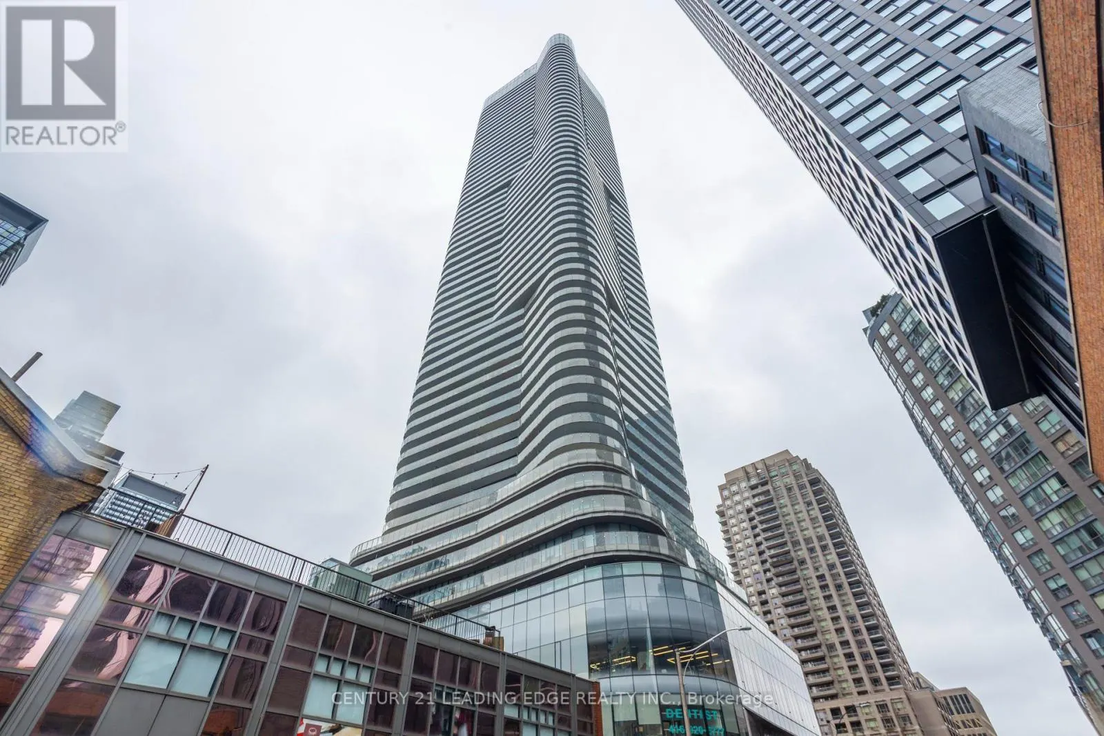 3912 - 11 WELLESLEY STREET W