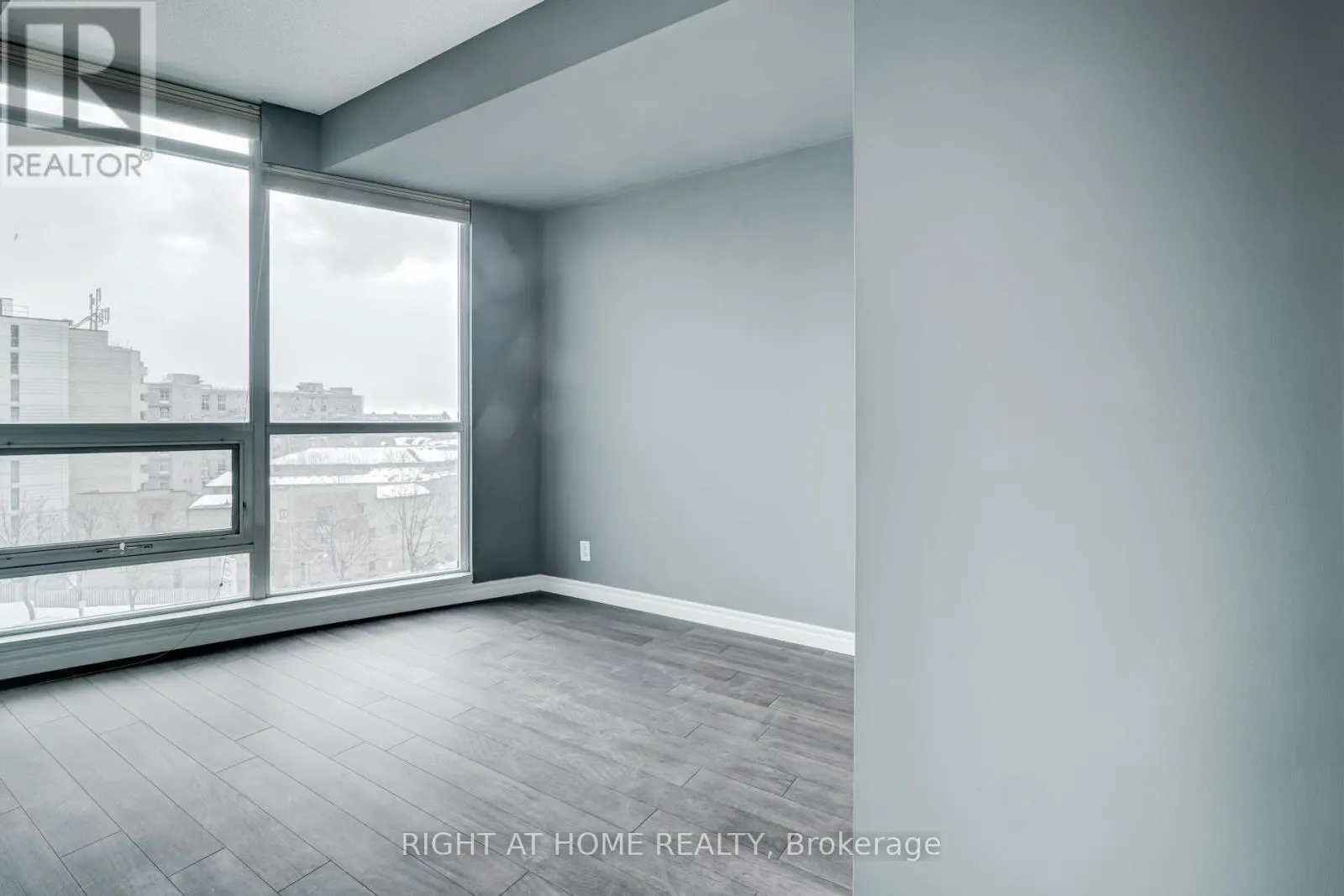 707 - 600 FLEET STREET