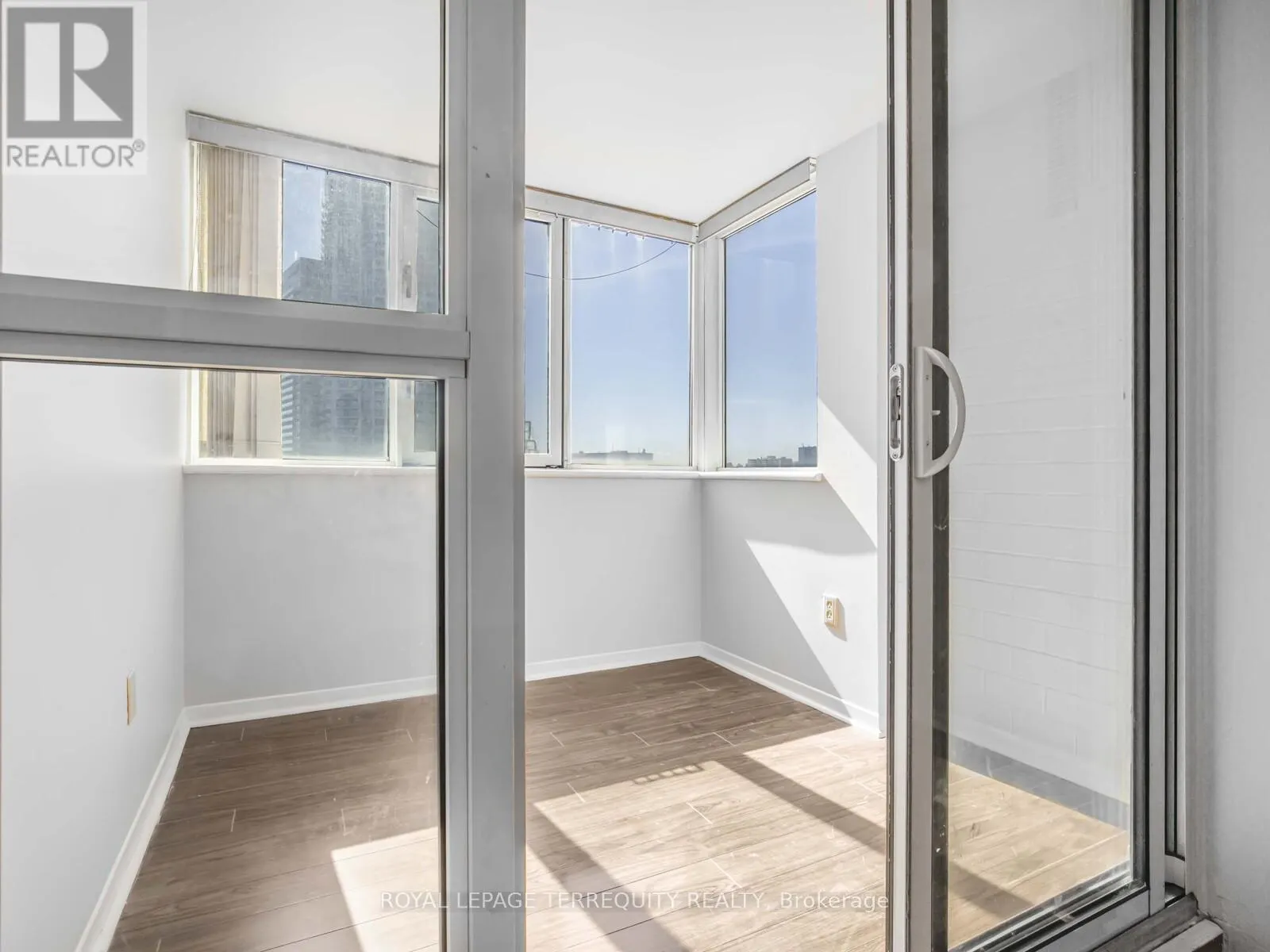 1209 - 5 OLD SHEPPARD AVENUE