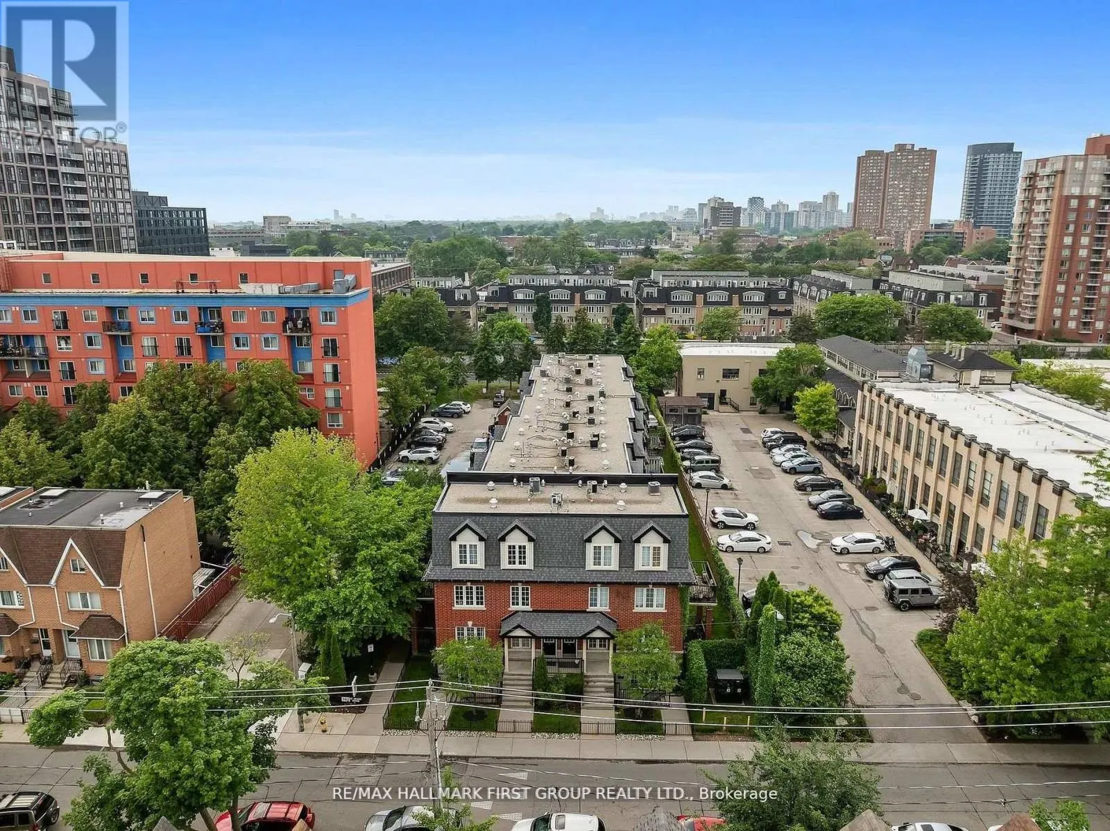 102 - 262 ST. HELENS AVENUE