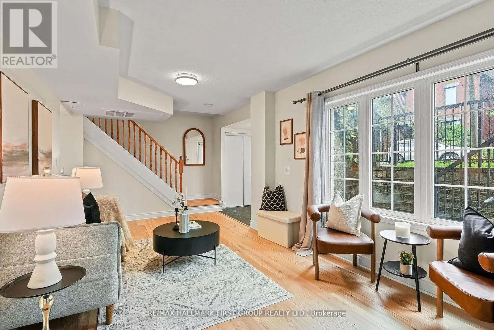 102 - 262 ST. HELENS AVENUE