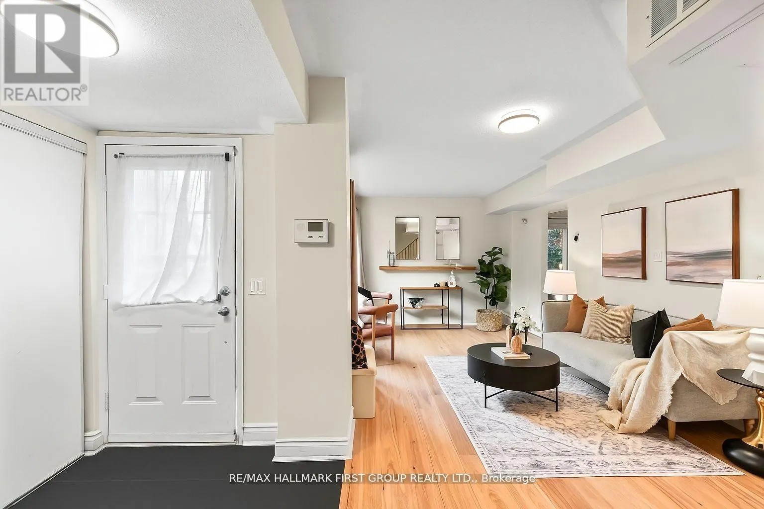 102 - 262 ST. HELENS AVENUE