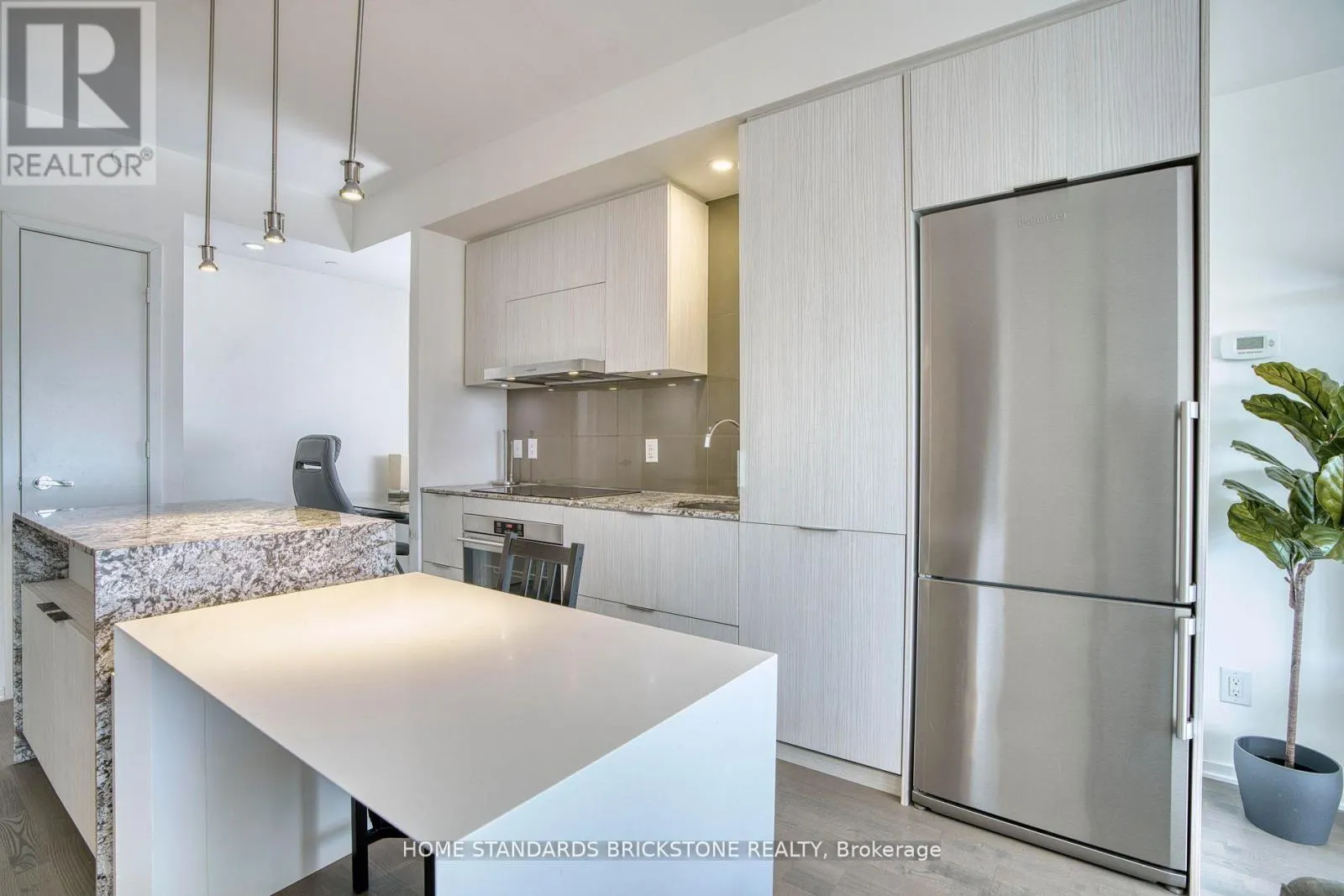 1306 - 1 BLOOR STREET E
