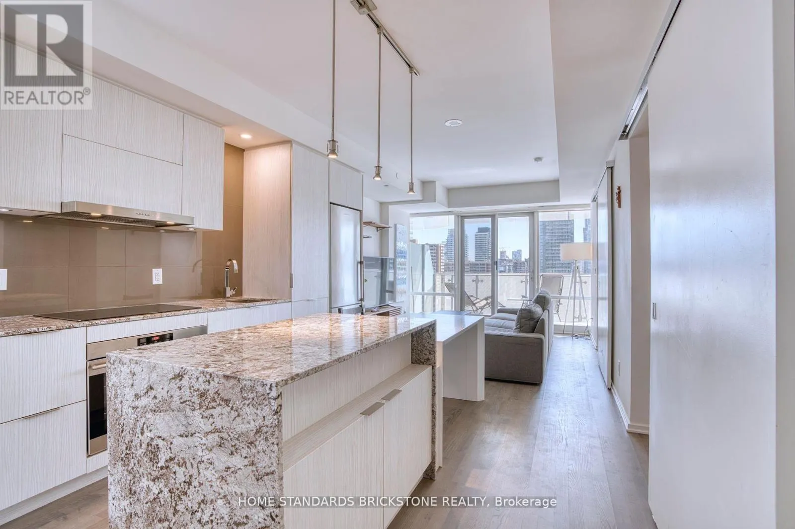 1306 - 1 BLOOR STREET E