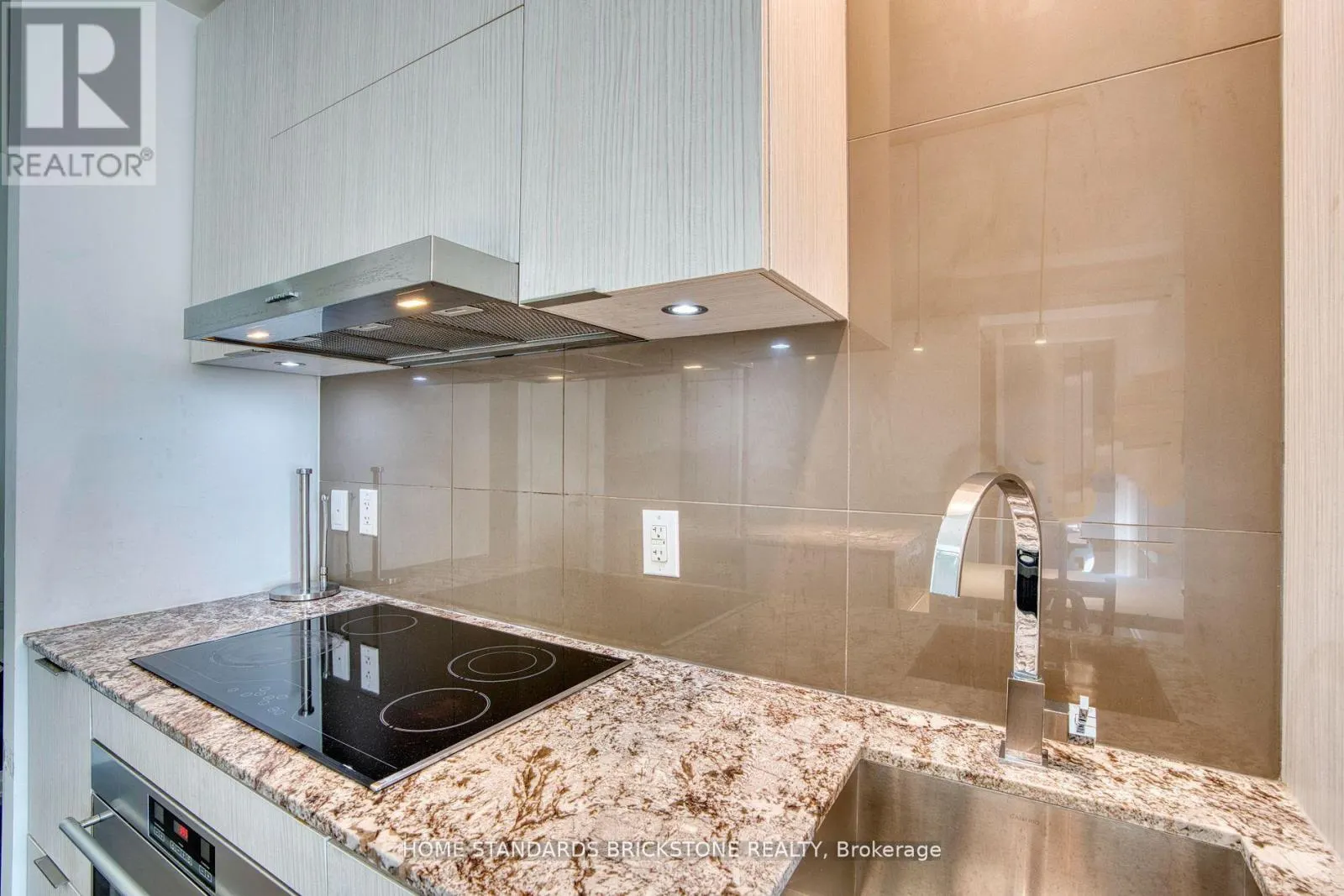 1306 - 1 BLOOR STREET E