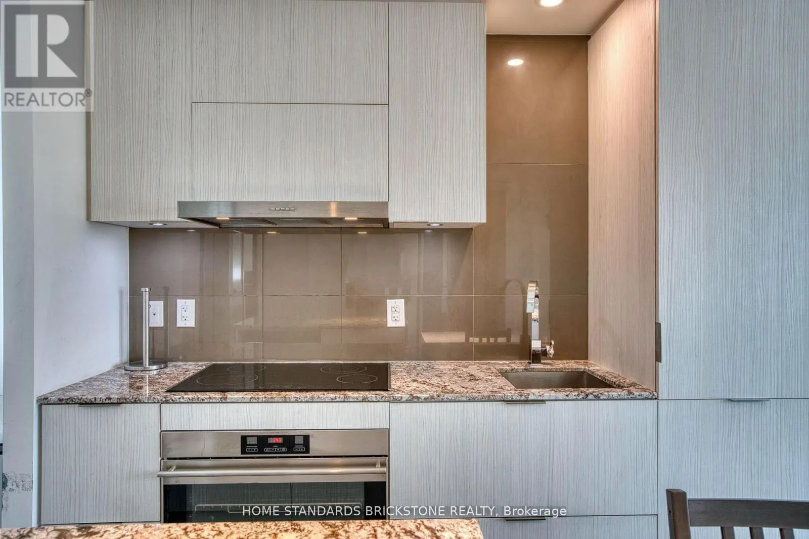1306 - 1 BLOOR STREET E