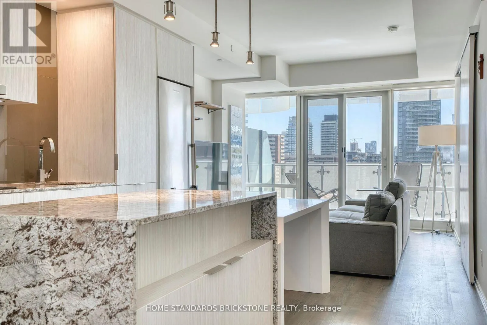 1306 - 1 BLOOR STREET E