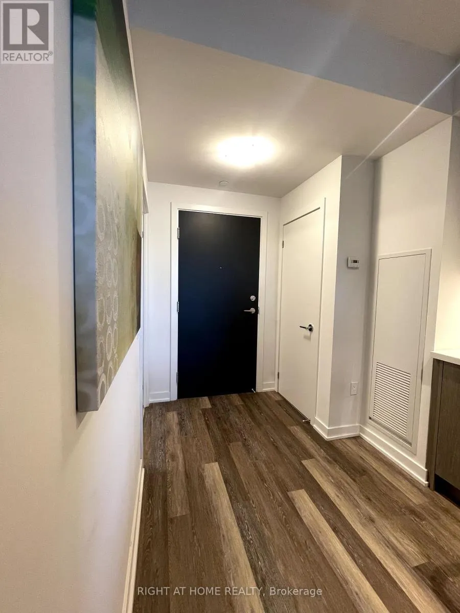 426 - 250 LAWRENCE AVENUE W
