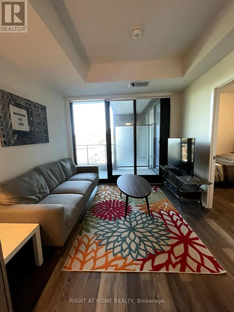 426 - 250 LAWRENCE AVENUE W