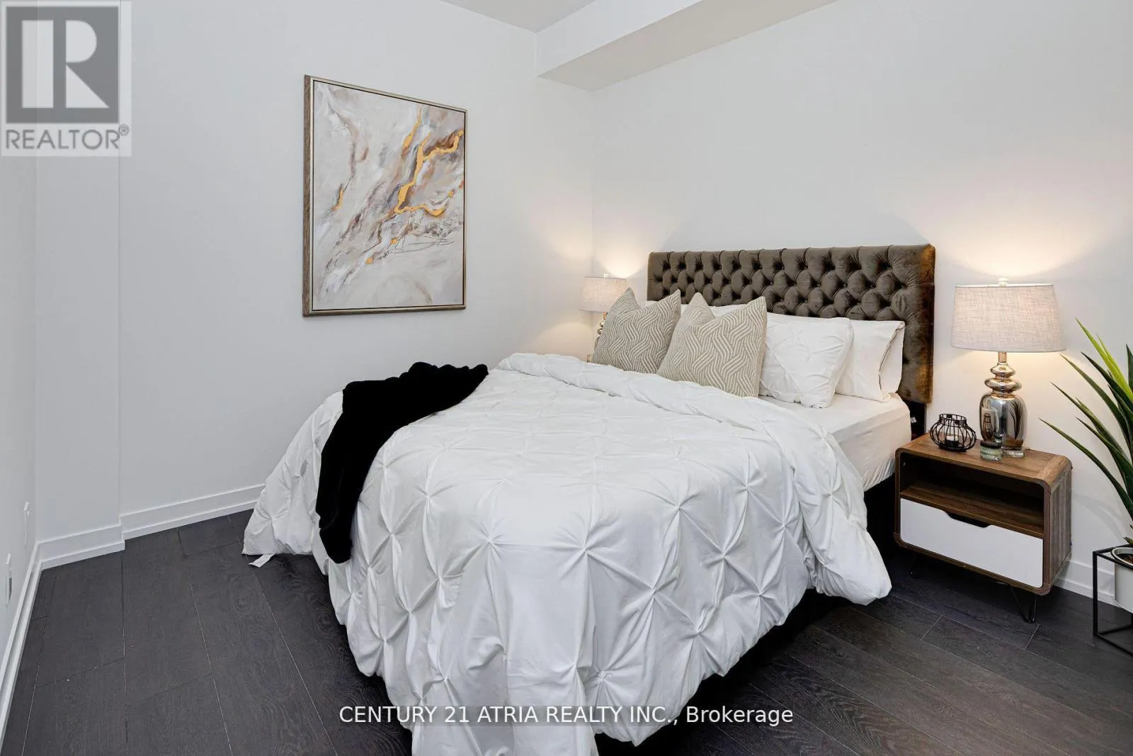 1810 - 2020 BATHURST STREET