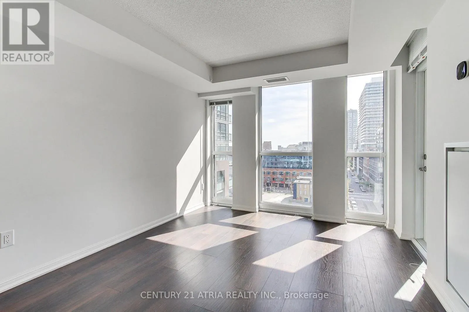 1120 - 400 ADELAIDE STREET