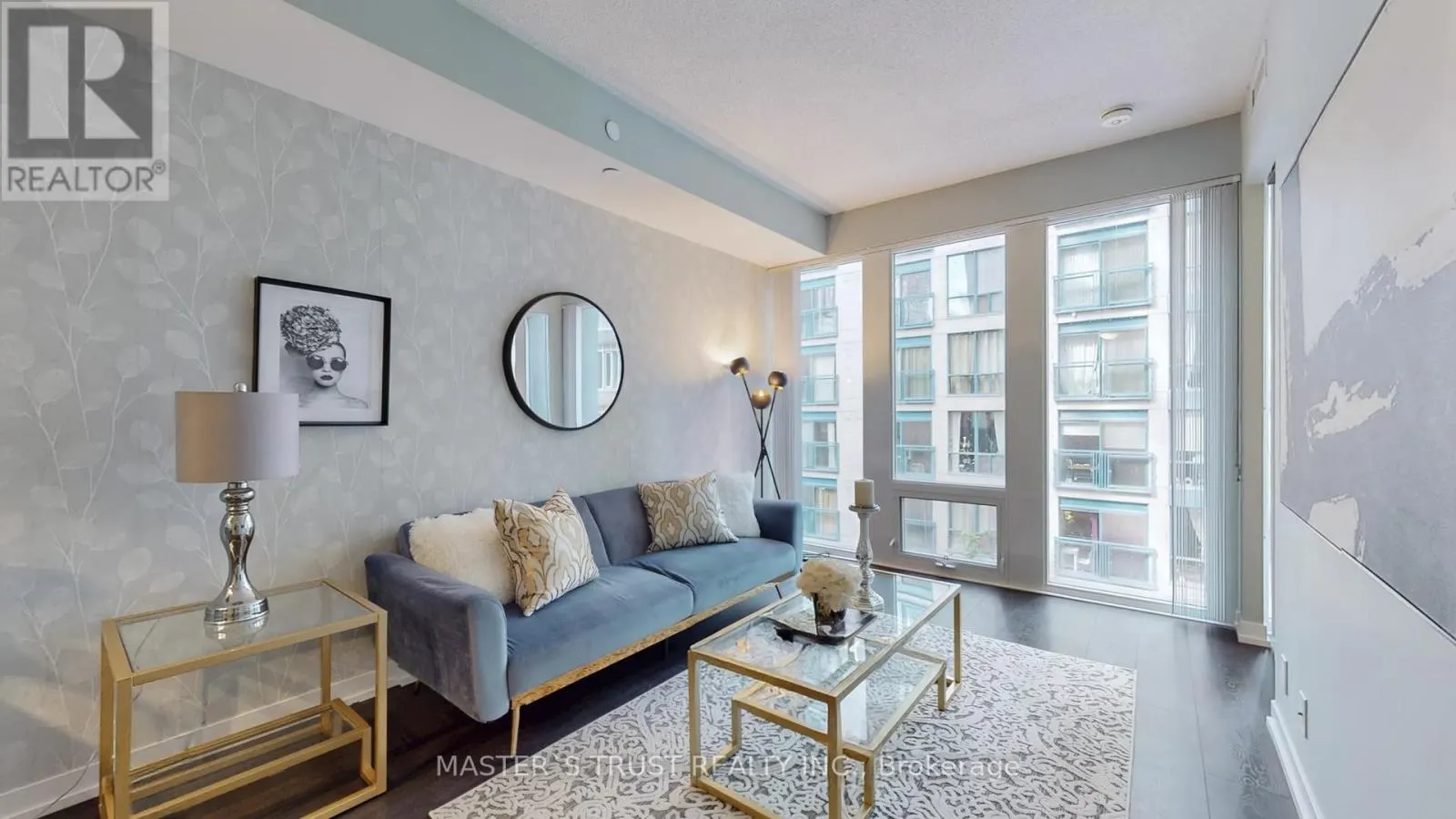 218 - 60 SHUTER STREET