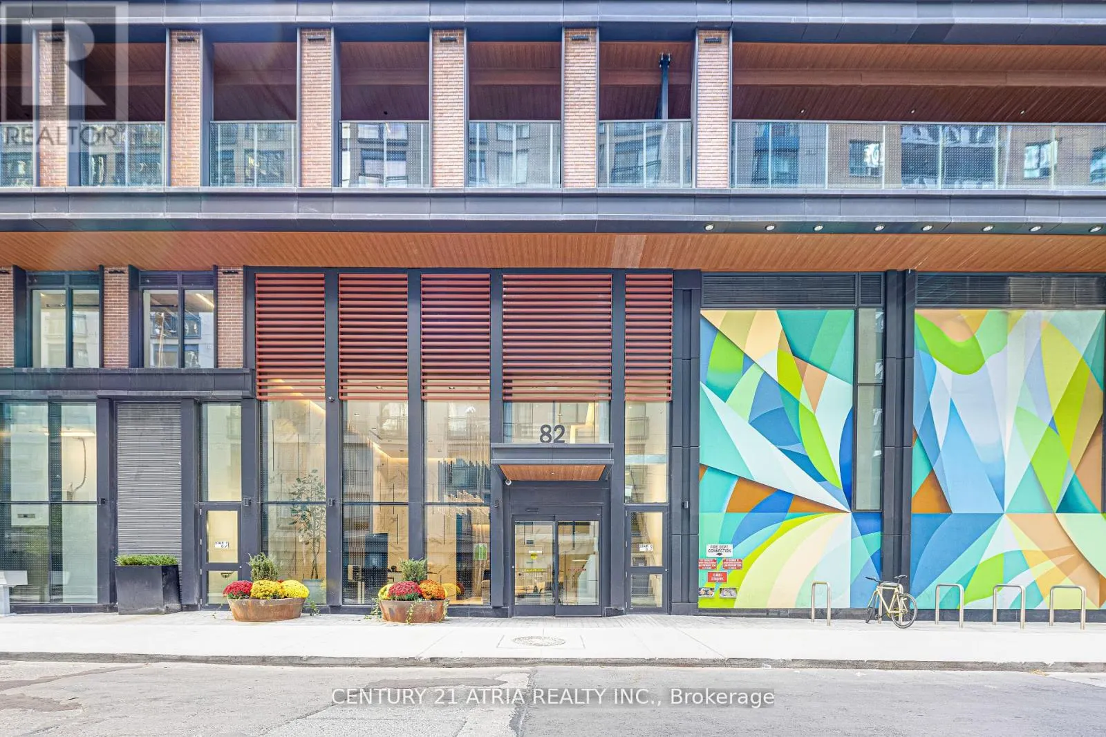 1915 - 82 DALHOUSIE STREET