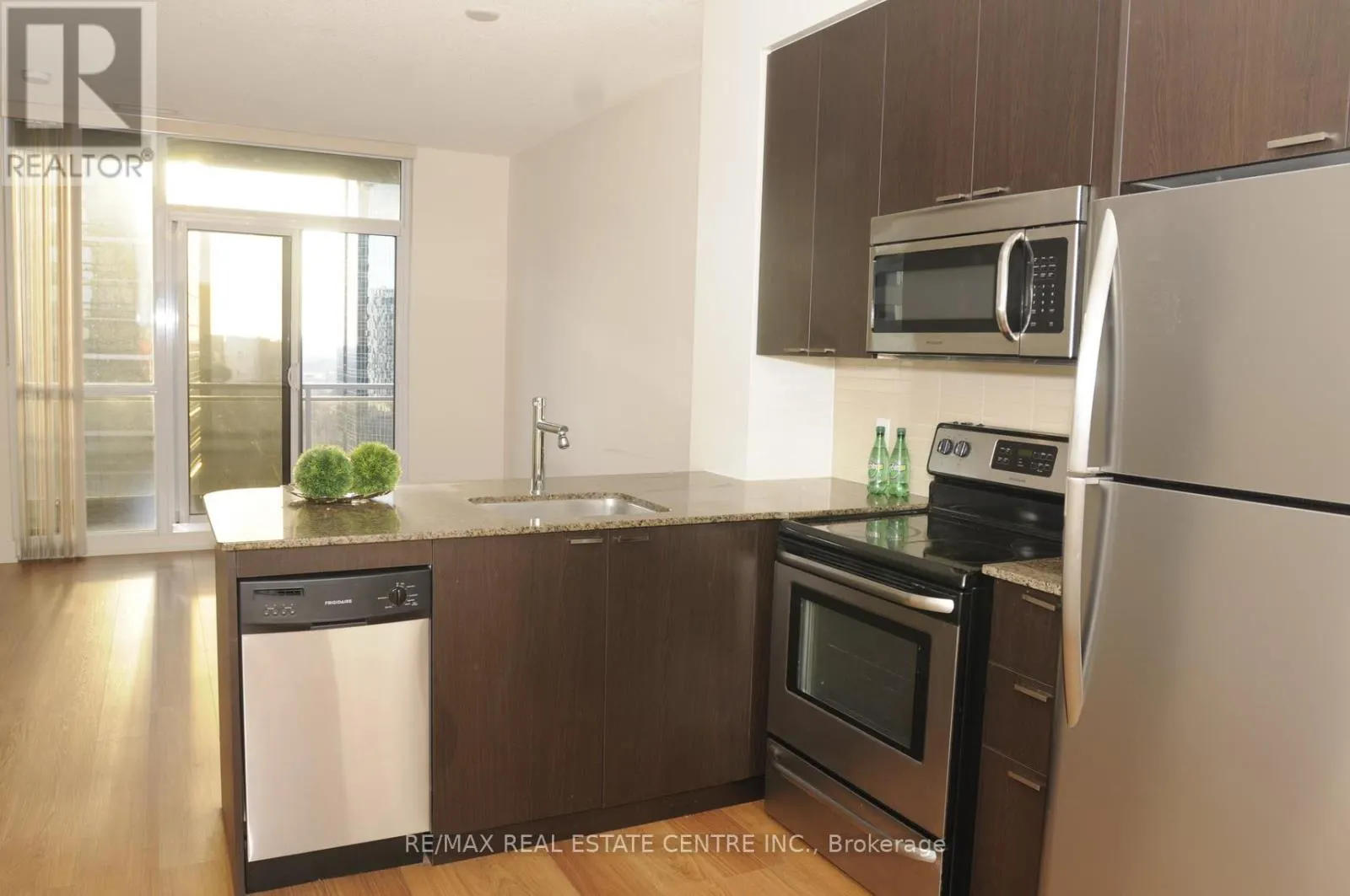 1901 - 23 SHEPPARD AVENUE E