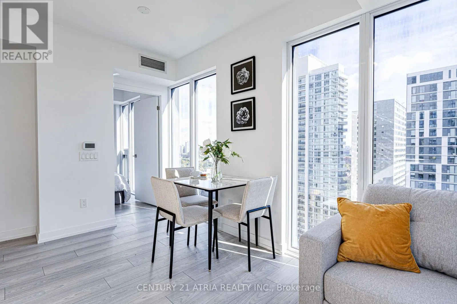 2803 - 82 DALHOUSIE STREET