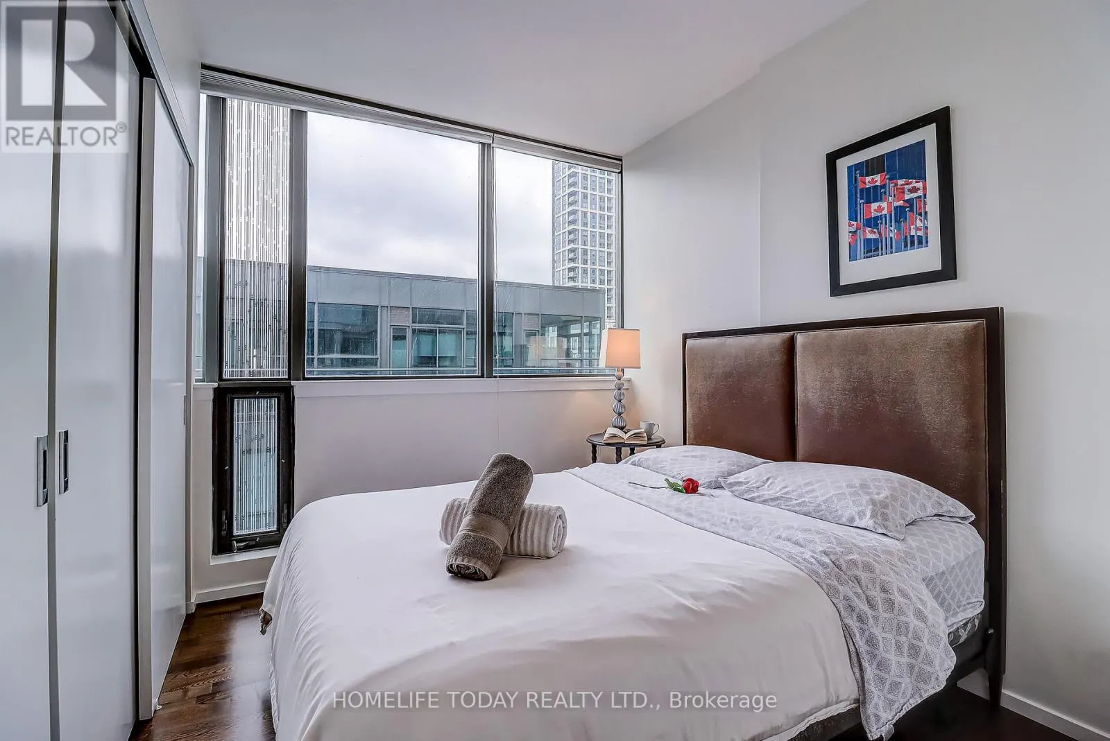 1502 - 8 CHARLOTTE STREET