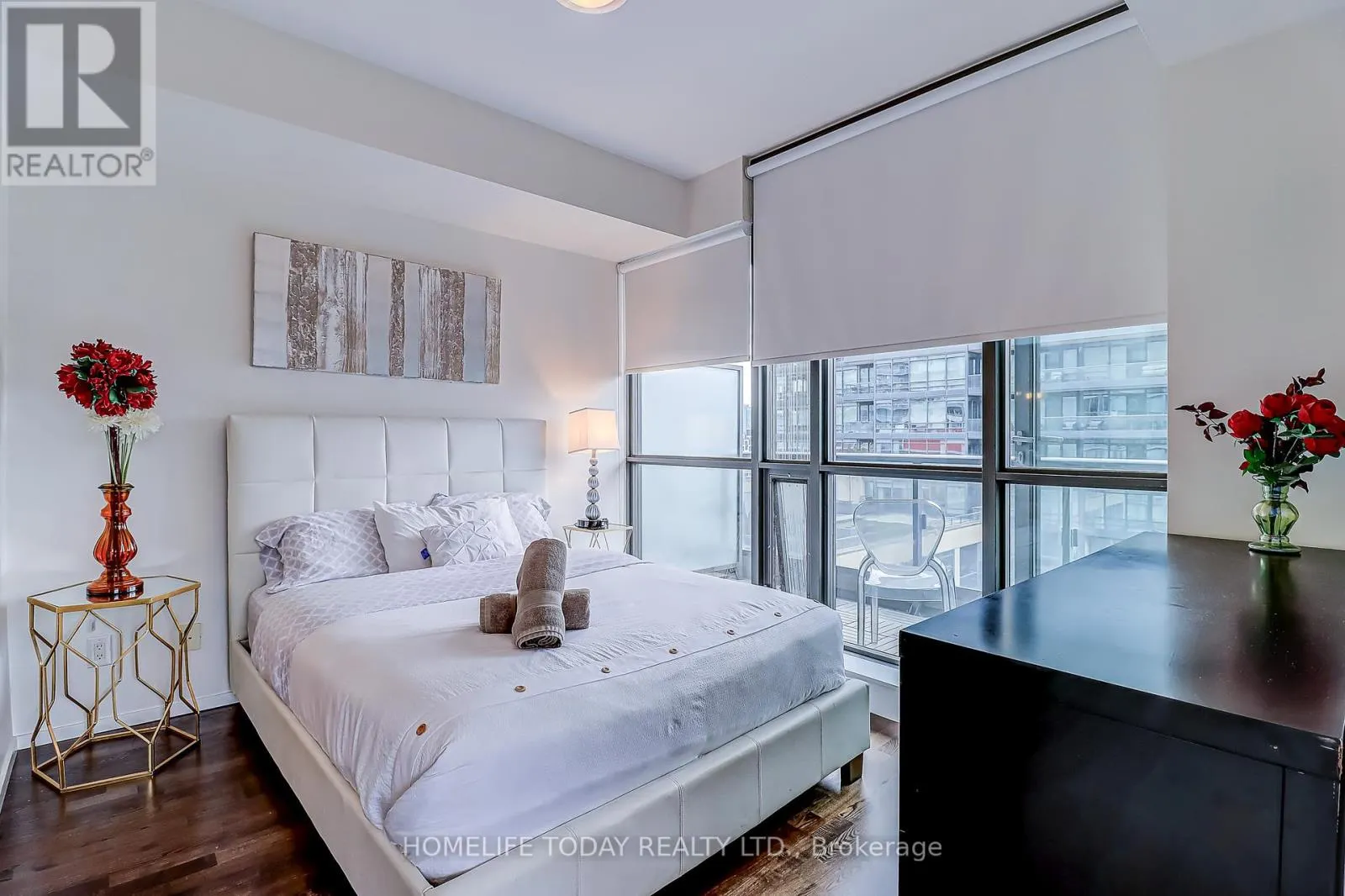 1502 - 8 CHARLOTTE STREET