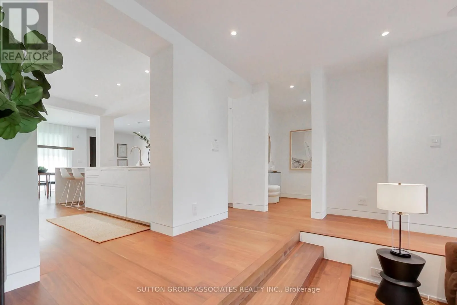 83 PINEWOOD AVENUE