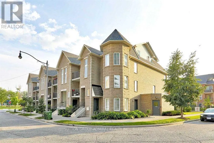 301 - 12 BRIAN PECK CRESCENT