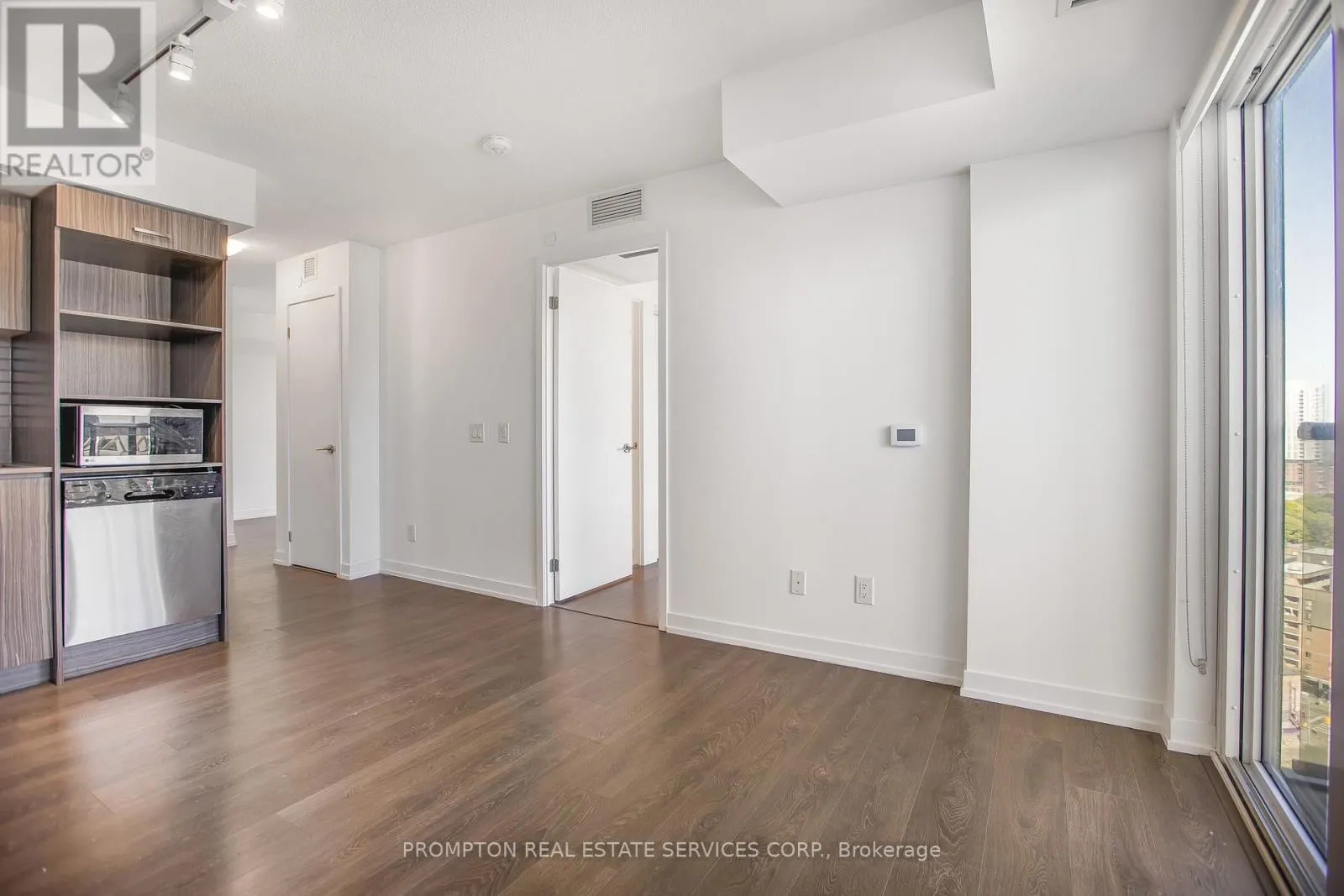 2312 - 219 DUNDAS STREET E