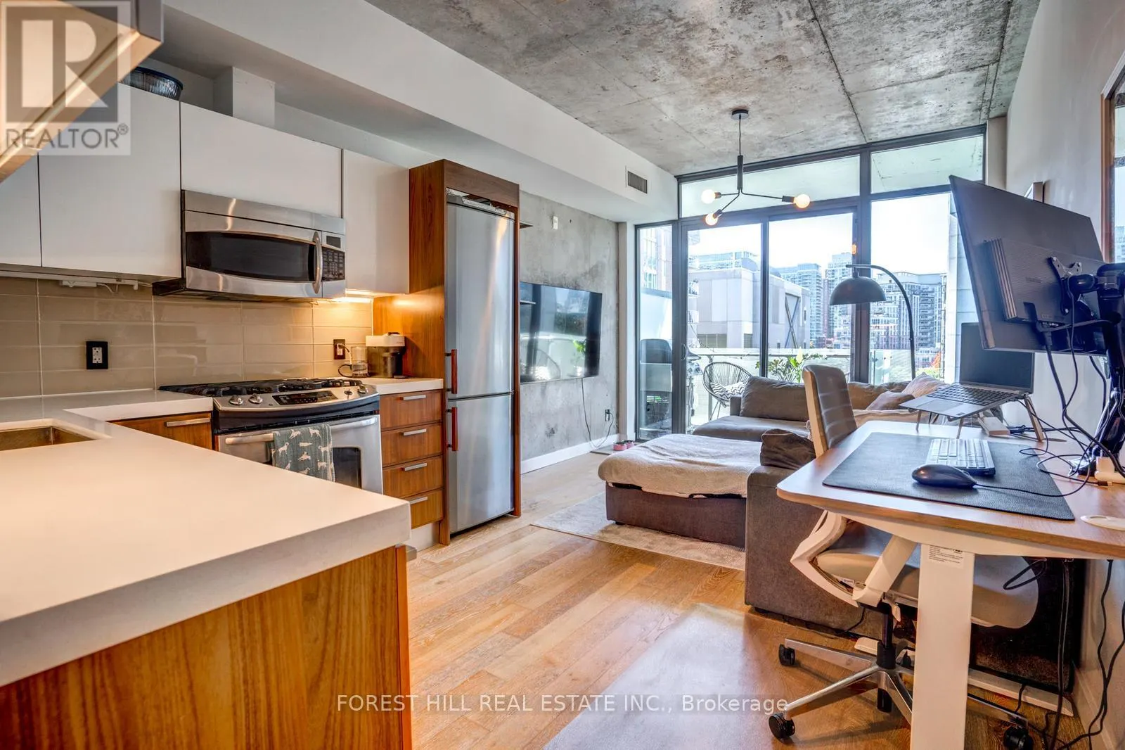 608 - 25 STAFFORD STREET