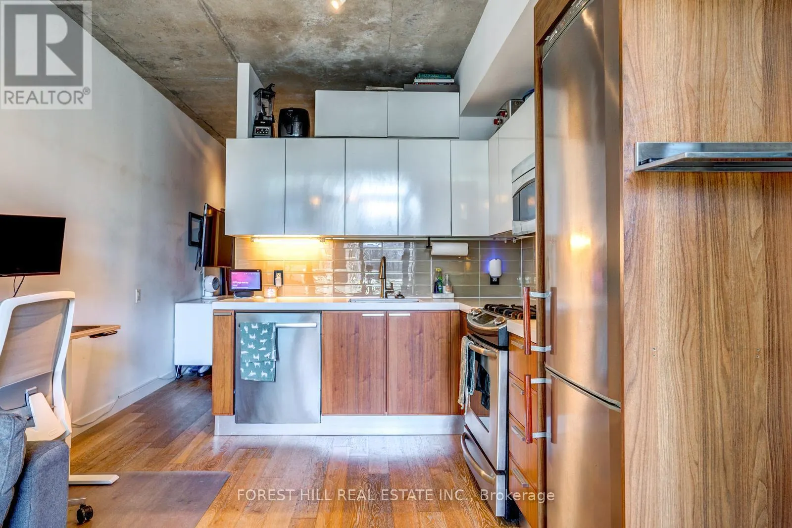 608 - 25 STAFFORD STREET