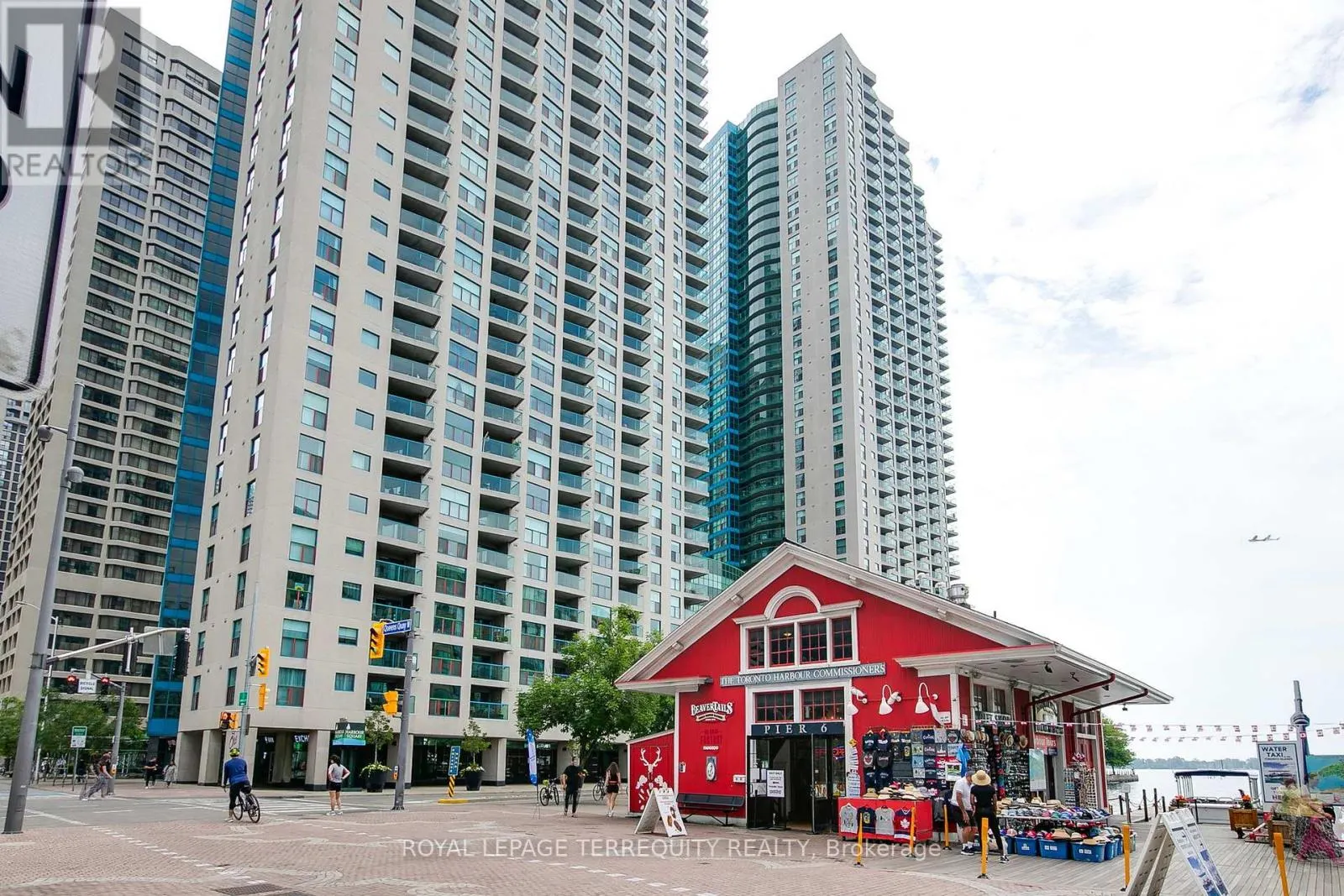 2707 - 77 HARBOUR SQUARE