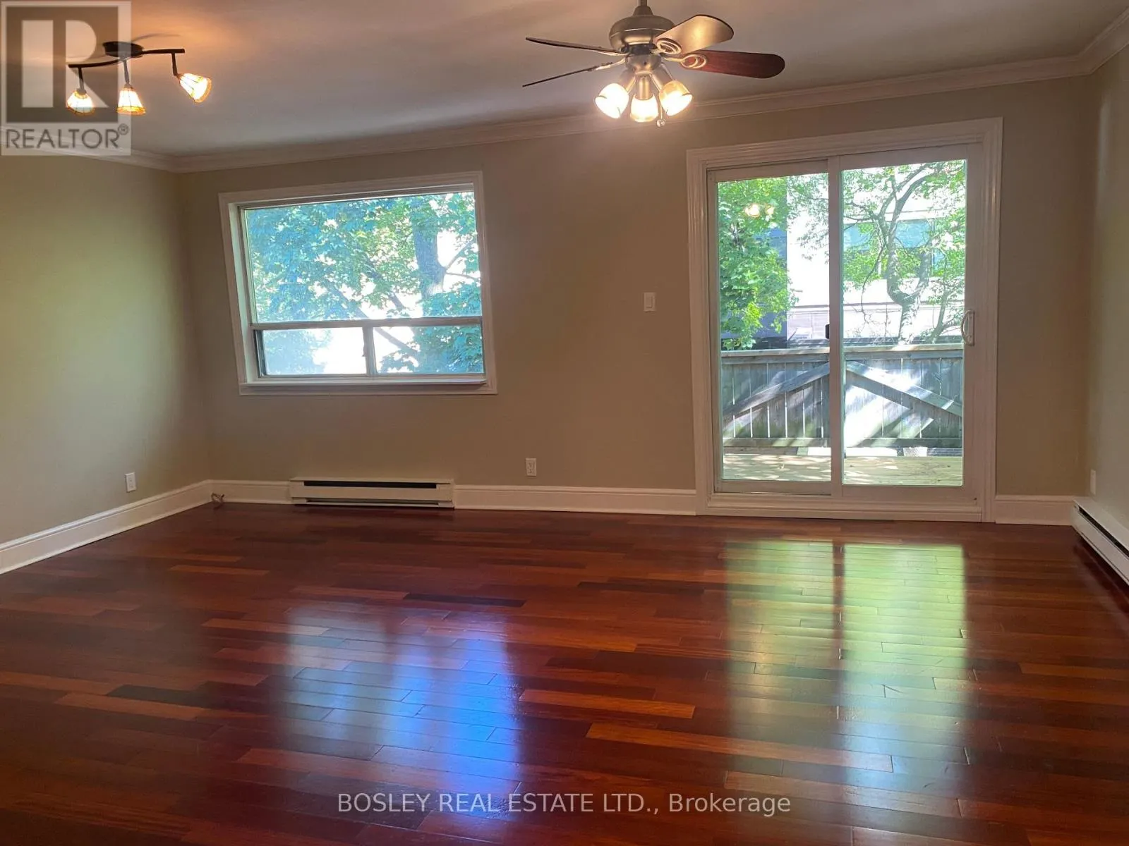 #2 (UPPER) - 33 LORINDALE AVENUE