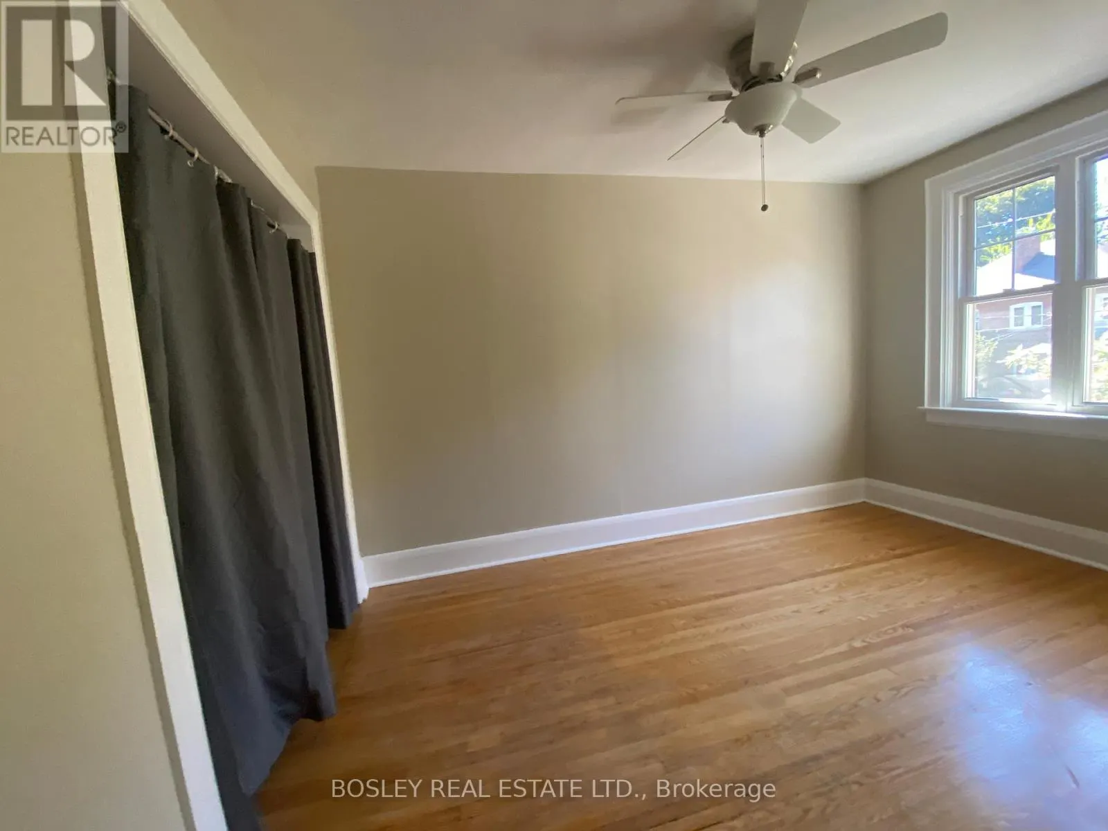 #2 (UPPER) - 33 LORINDALE AVENUE