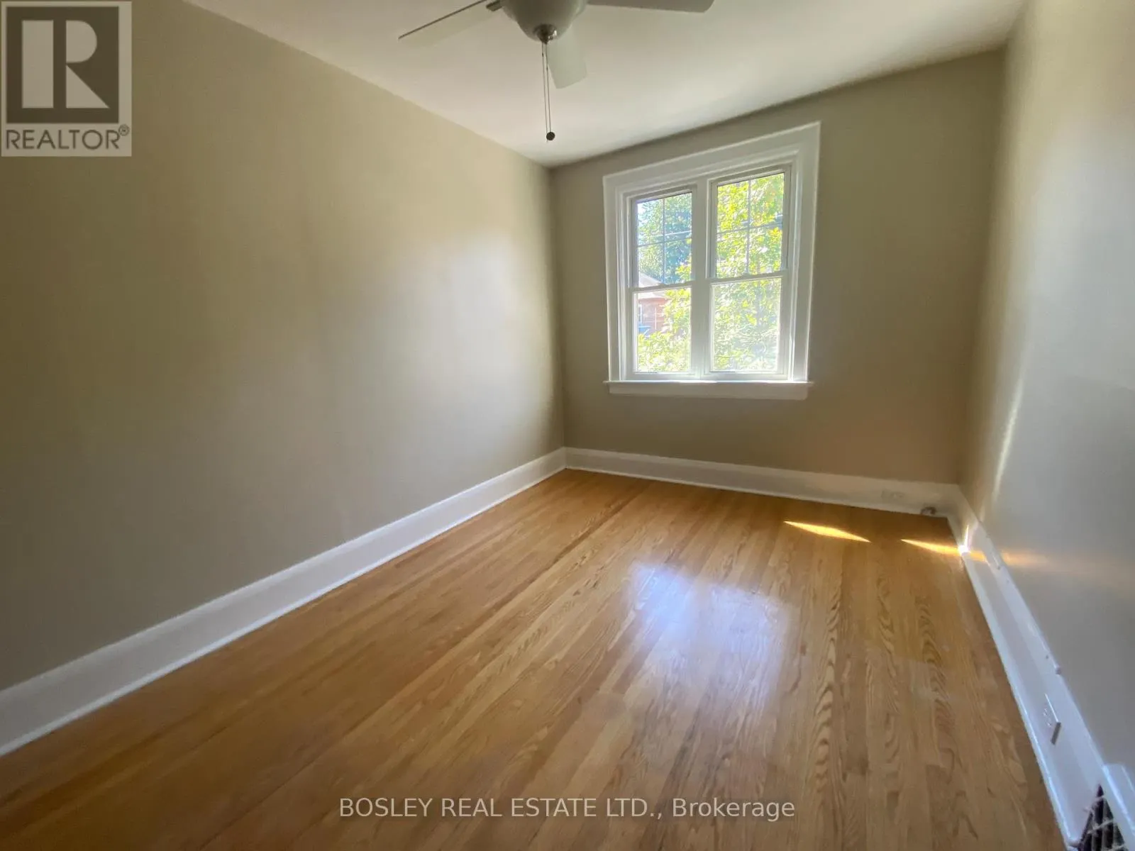 #2 (UPPER) - 33 LORINDALE AVENUE