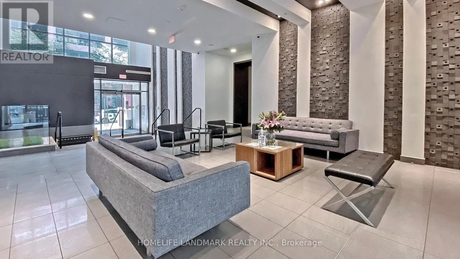 2611 - 20 BRUYERES MEWS