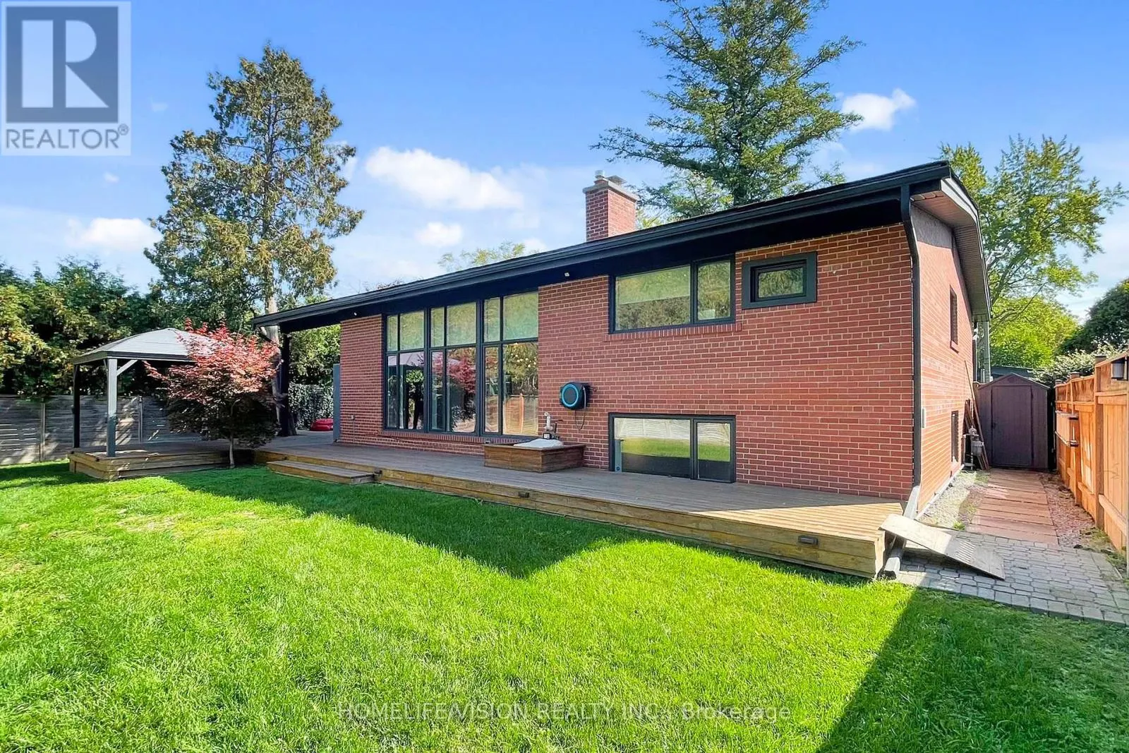 92 THREE VALLEYS DRIVE