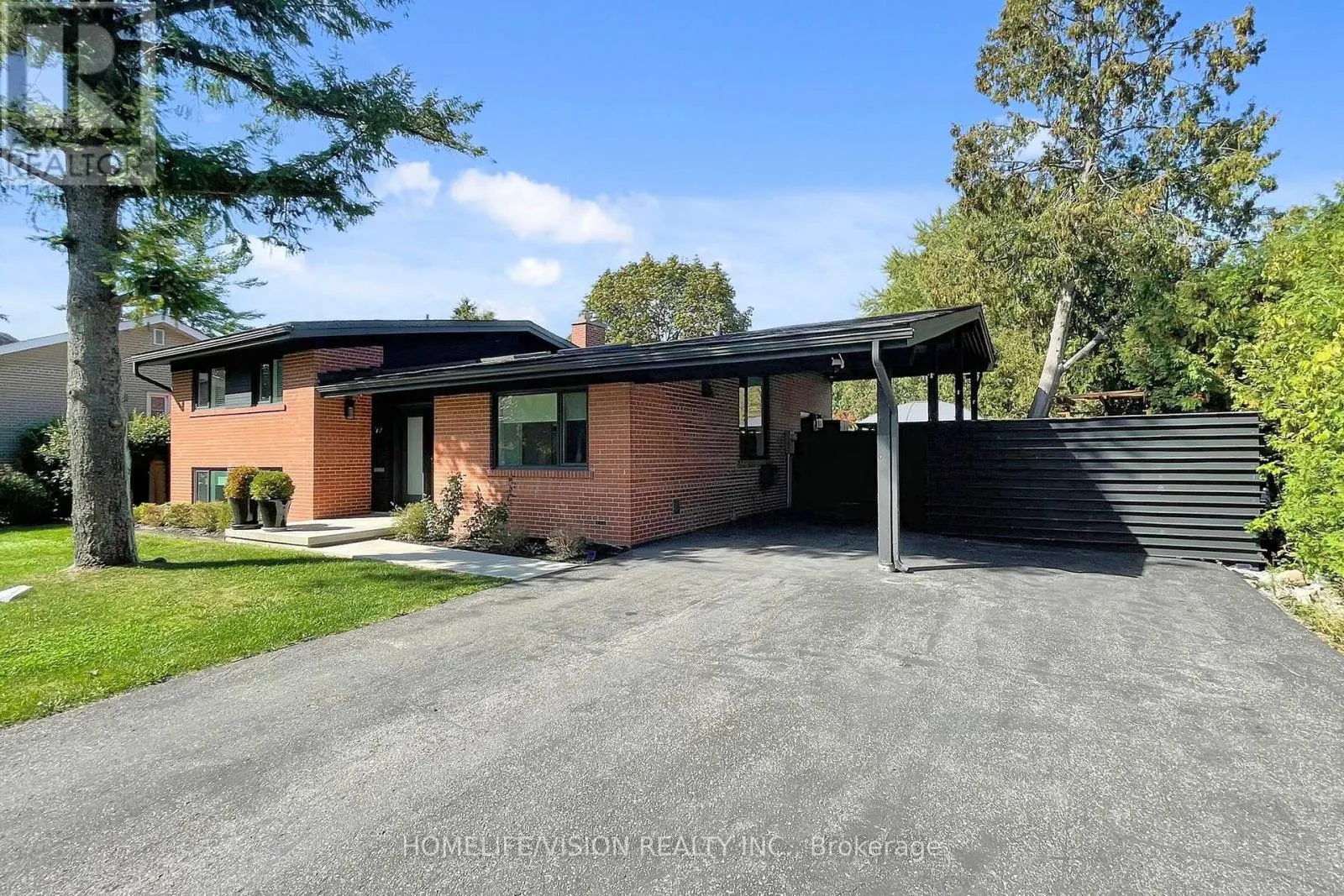 92 THREE VALLEYS DRIVE