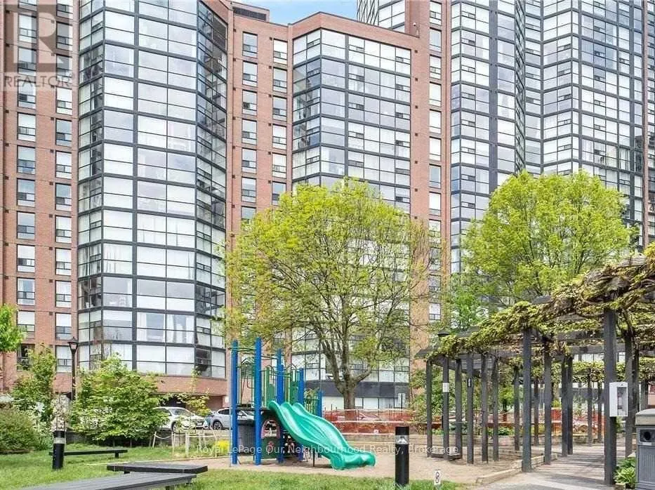 809 - 701 KING STREET W, #809